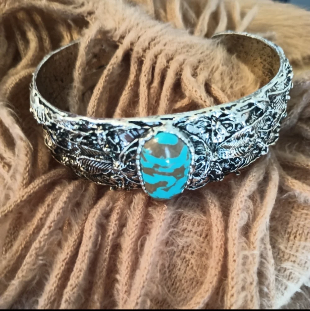 Vintage Style Turquoise Bangle - Picture 2 of 10